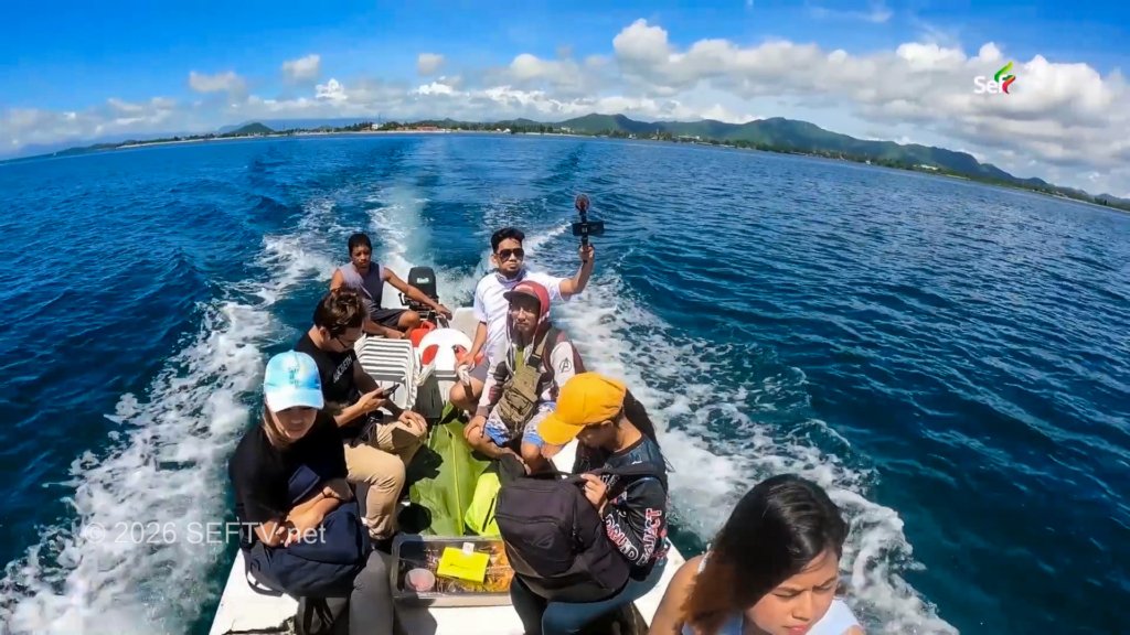 Riding boat to Dio Island